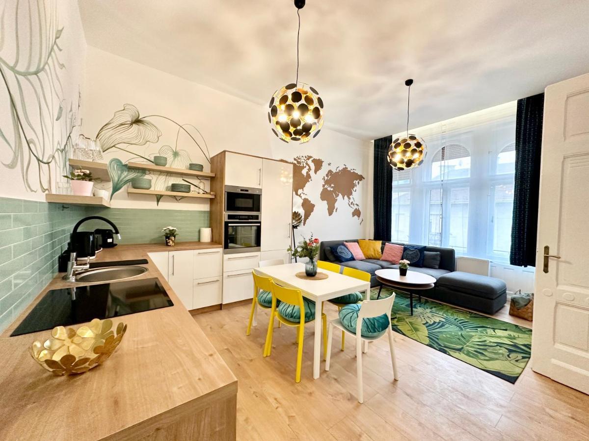 Luxory Design Apartment#Bakats#Freeparking#8Ppl Budapest Eksteriør billede